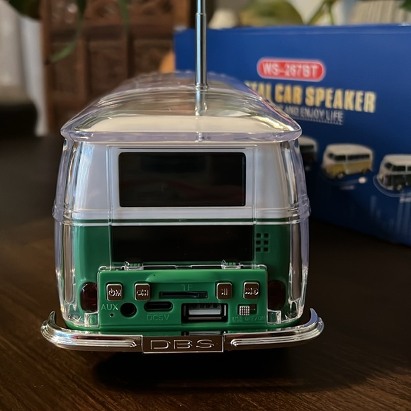 NIB Wireless Bluetooth Car Speaker - Picture 5 of 11